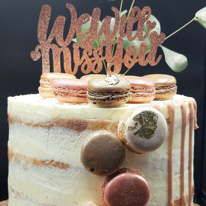 Moggs & Co - Luxury bespoke cakes and cupcakes handbaked in Kirkcaldy, Fife by Heather Parr. Suitable for weddings, celebrations and birthdays.