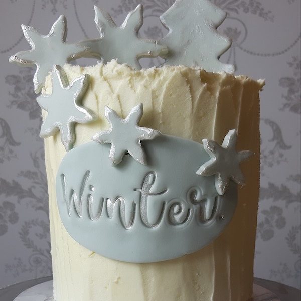 Moggs & Co - Luxury bespoke cakes and cupcakes handbaked in Kirkcaldy, Fife by Heather Parr. Suitable for weddings, celebrations and birthdays.