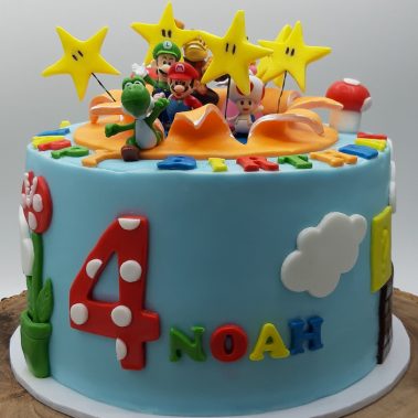 Moggs & Co - Luxury bespoke cakes and cupcakes handbaked in Kirkcaldy, Fife by Heather Parr. Suitable for weddings, celebrations and birthdays.