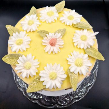 Moggs & Co - Luxury bespoke cakes and cupcakes handbaked in Kirkcaldy, Fife by Heather Parr. Suitable for weddings, celebrations and birthdays.