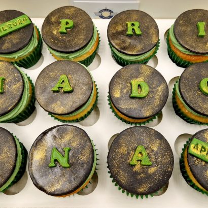 Moggs & Co - Luxury bespoke cakes and cupcakes handbaked in Kirkcaldy, Fife by Heather Parr. Suitable for weddings, celebrations and birthdays.