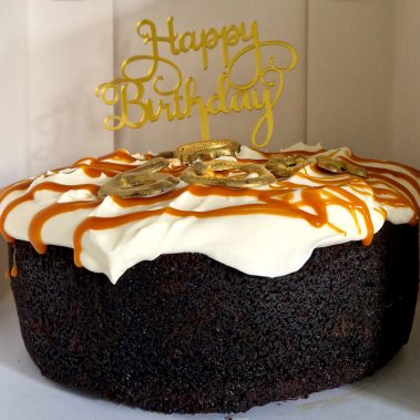 Moggs & Co - Luxury bespoke cakes and cupcakes handbaked in Kirkcaldy, Fife by Heather Parr. Suitable for weddings, celebrations and birthdays.