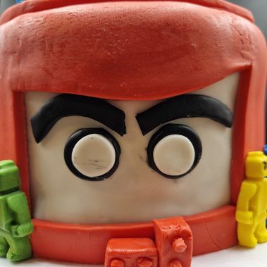 Moggs & Co - Luxury bespoke cakes and cupcakes handbaked in Kirkcaldy, Fife by Heather Parr. Suitable for weddings, celebrations and birthdays.