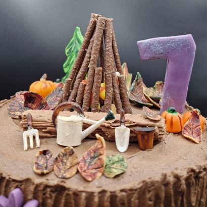 Moggs & Co - Luxury bespoke cakes and cupcakes handbaked in Kirkcaldy, Fife by Heather Parr. Suitable for weddings, celebrations and birthdays.