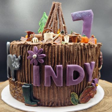 Moggs & Co - Luxury bespoke cakes and cupcakes handbaked in Kirkcaldy, Fife by Heather Parr. Suitable for weddings, celebrations and birthdays.