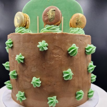 Moggs & Co - Luxury bespoke cakes and cupcakes handbaked in Kirkcaldy, Fife by Heather Parr. Suitable for weddings, celebrations and birthdays.