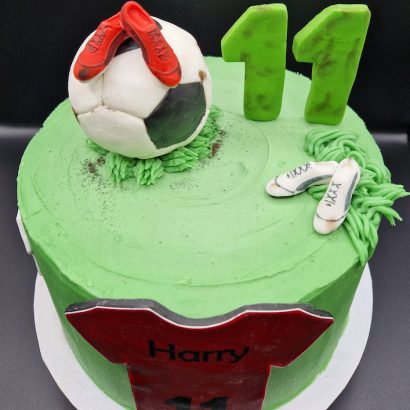 Moggs & Co - Luxury bespoke cakes and cupcakes handbaked in Kirkcaldy, Fife by Heather Parr. Suitable for weddings, celebrations and birthdays.