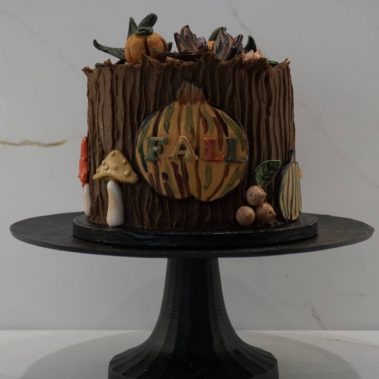 Moggs & Co - Luxury bespoke cakes and cupcakes handbaked in Kirkcaldy, Fife by Heather Parr. Suitable for weddings, celebrations and birthdays.